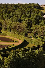 Le parc du château de Schönbrunn avec vue sur la Gloriette 
