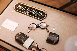 フロイト愛用のメガネ ジークムント・フロイト博物館ウィーン