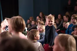 Haus der Musik, enfants dans le public