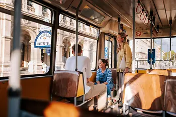 Wiener Linien - Family inside tram